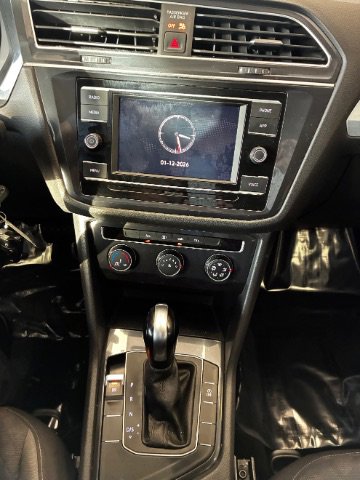 Used 2020 Volkswagen Tiguan S image 27