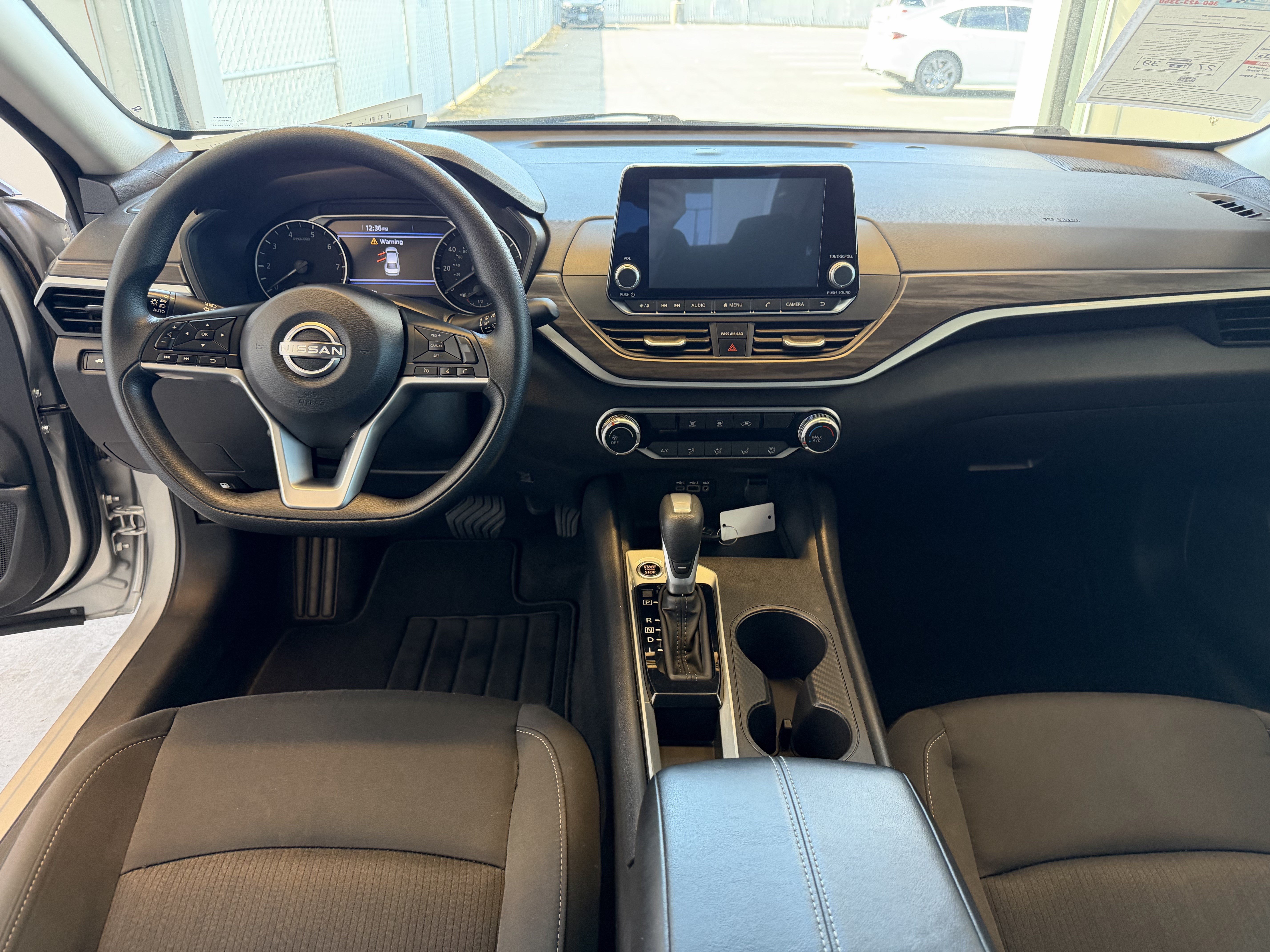 Used 2025 Nissan Altima 2.5 SV FWD image 10