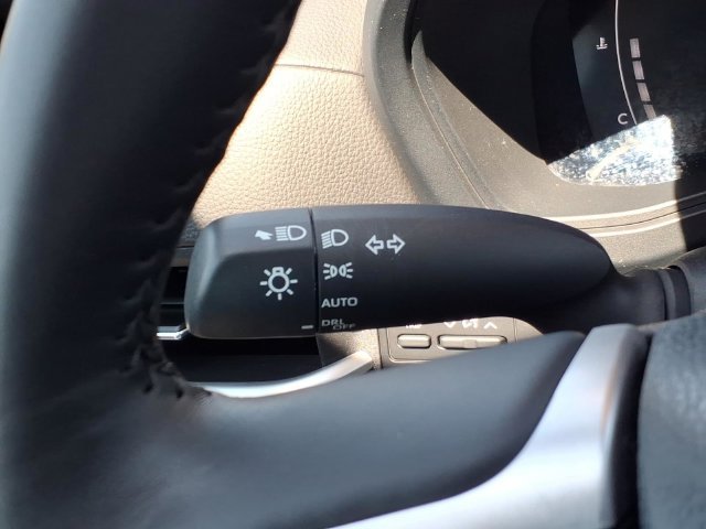 Used 2025 Toyota Grand Highlander AWD image 33