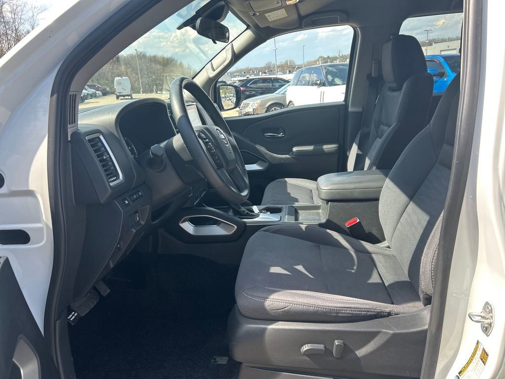 Used 2024 Nissan Frontier SV w/ SV Convenience Package image 9