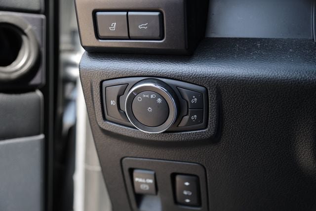 Used 2020 Ford Expedition Limited w/ Equipment Group 301A RWD image 23
