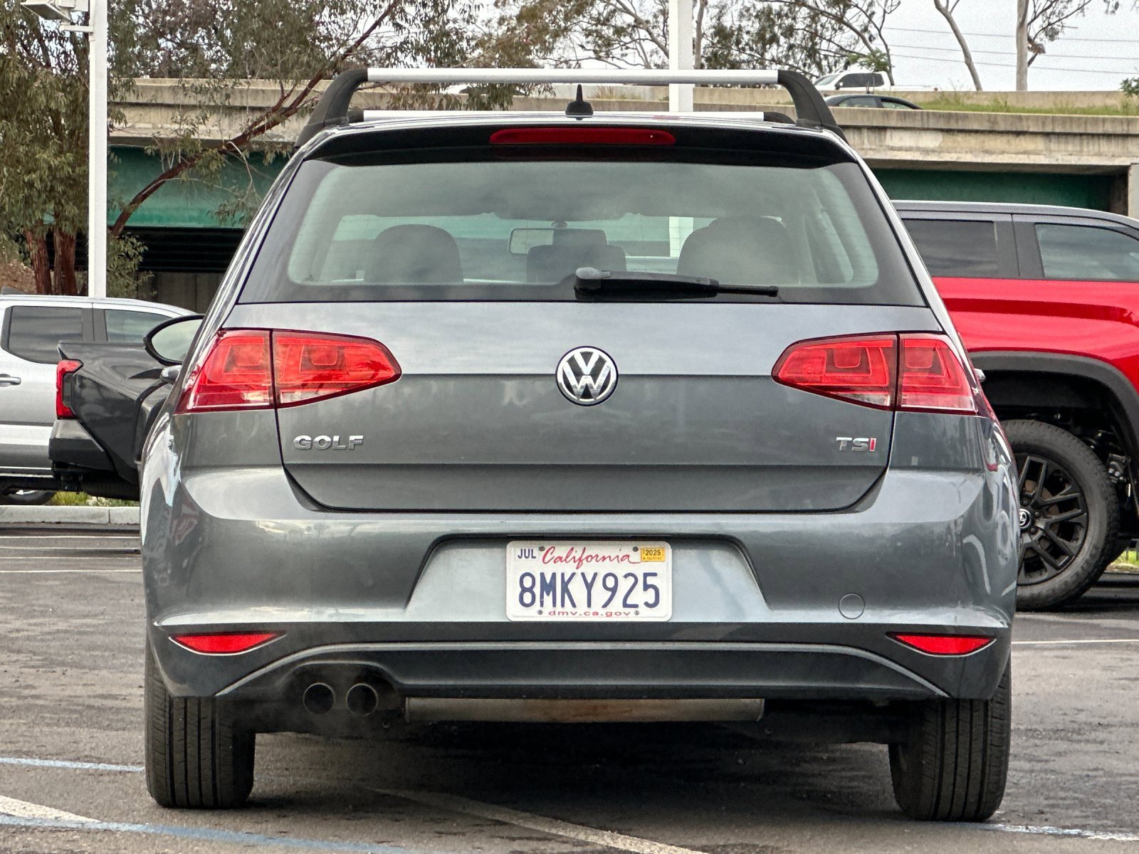 Used 2016 Volkswagen Golf SEL image 4