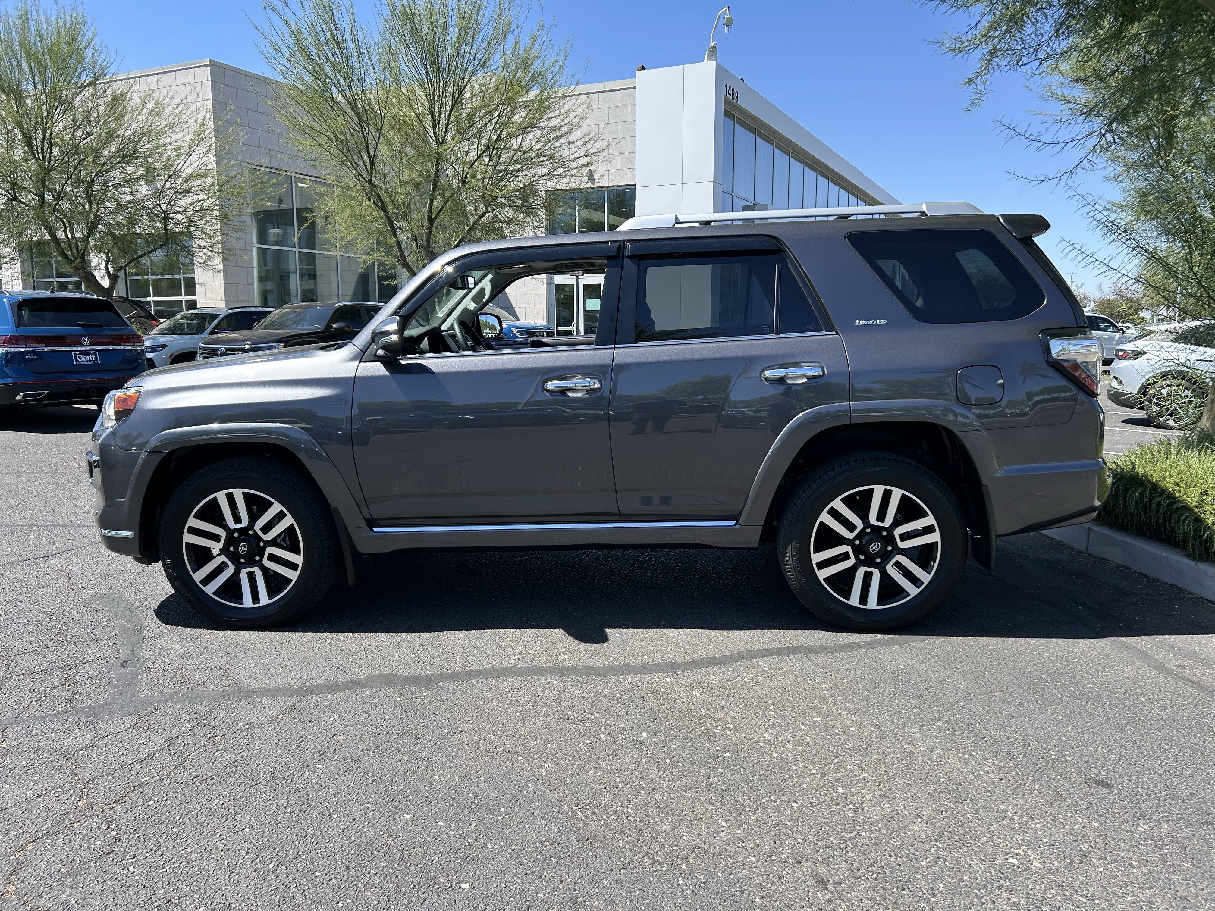Used 2022 Toyota 4Runner Limited AWD/4WD image 2