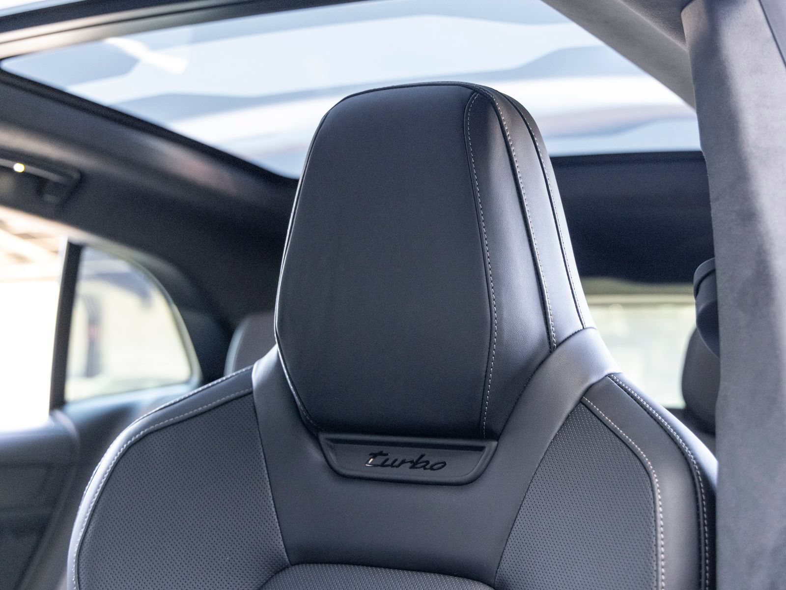 New 2026 Porsche Cayenne Turbo AWD/4WD image 32