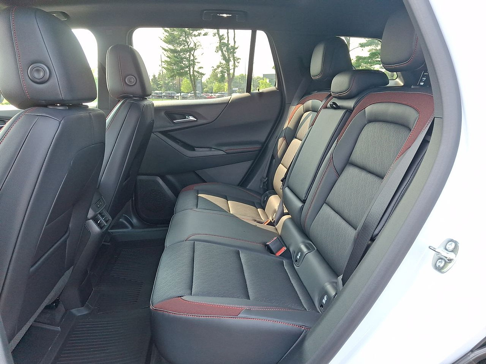 New 2027 Chevrolet Equinox RS w/ Safety and Technology Package FWD image 13