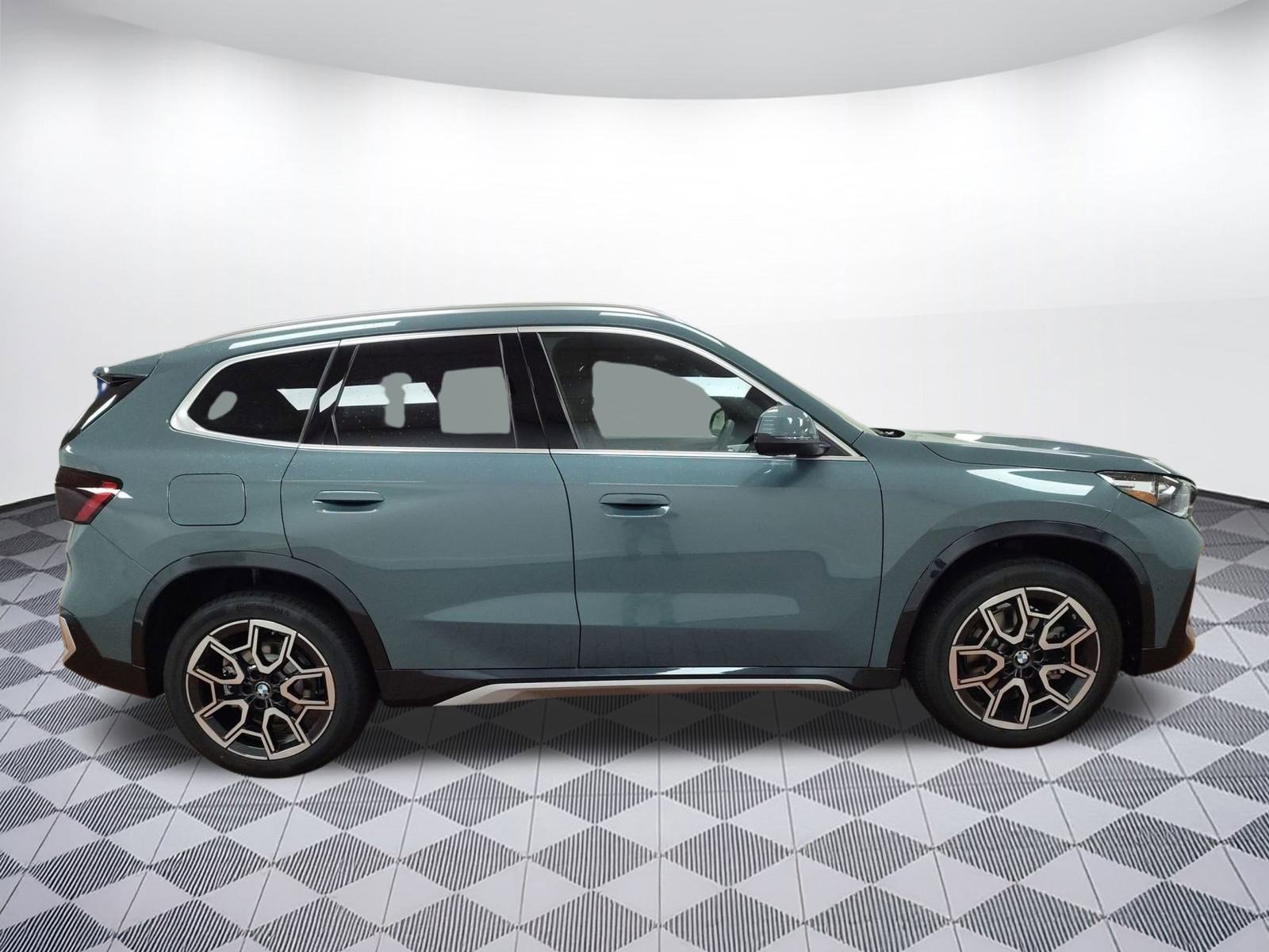 Used 2025 BMW X1 xDrive28i w/ Convenience Package image 7