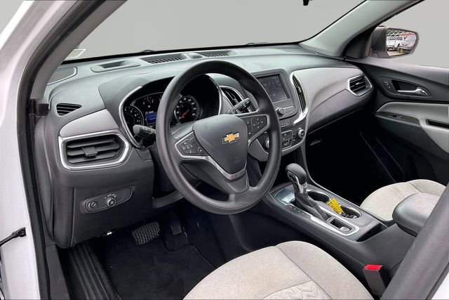 Used 2022 Chevrolet Equinox LS w/ LS Convenience Package FWD image 12
