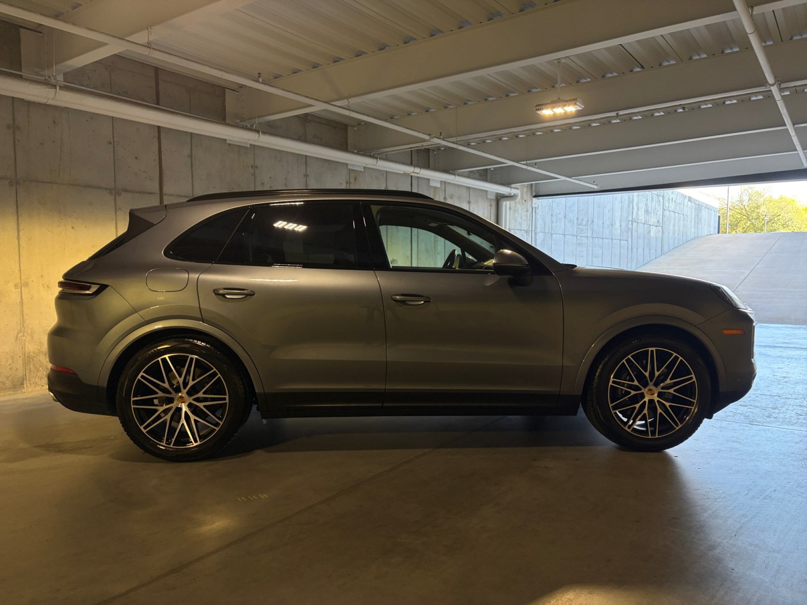 Certified 2026 Porsche Cayenne AWD/4WD image 8