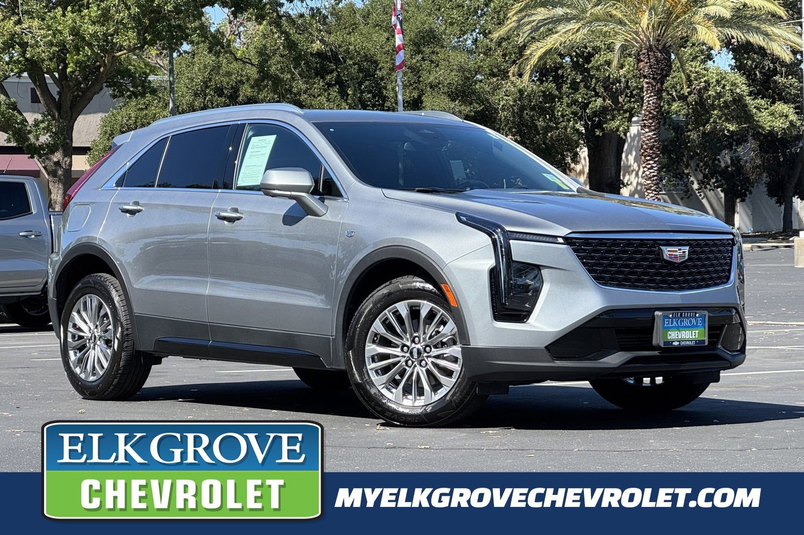 Used 2025 Cadillac XT4 Premium Luxury FWD image 1
