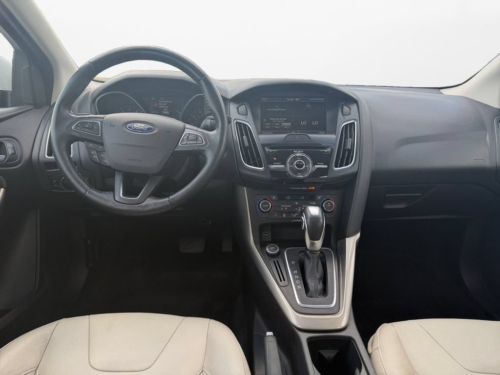 Used 2015 Ford Focus Titanium FWD image 11