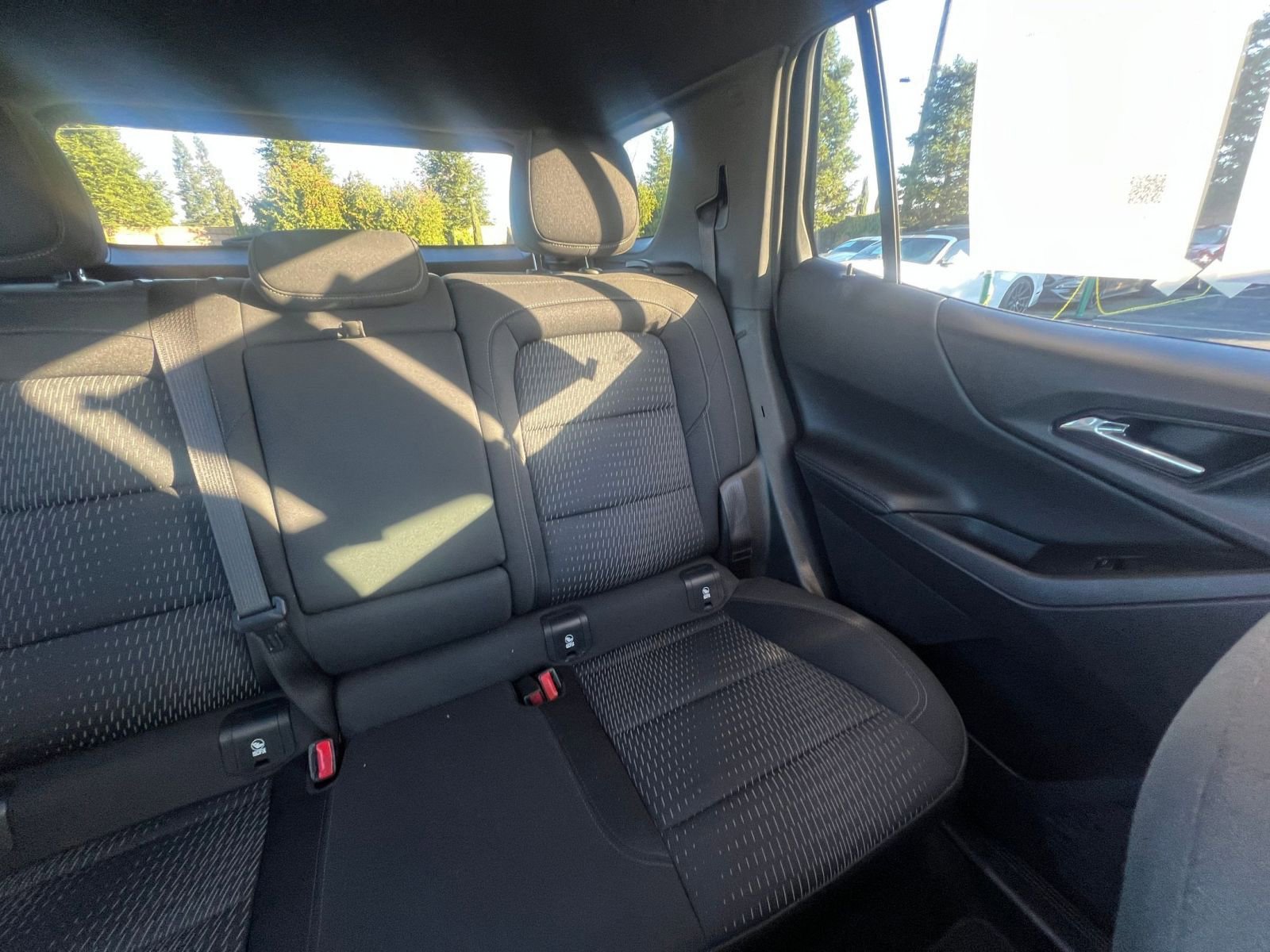 Used 2025 Chevrolet Equinox LT image 37