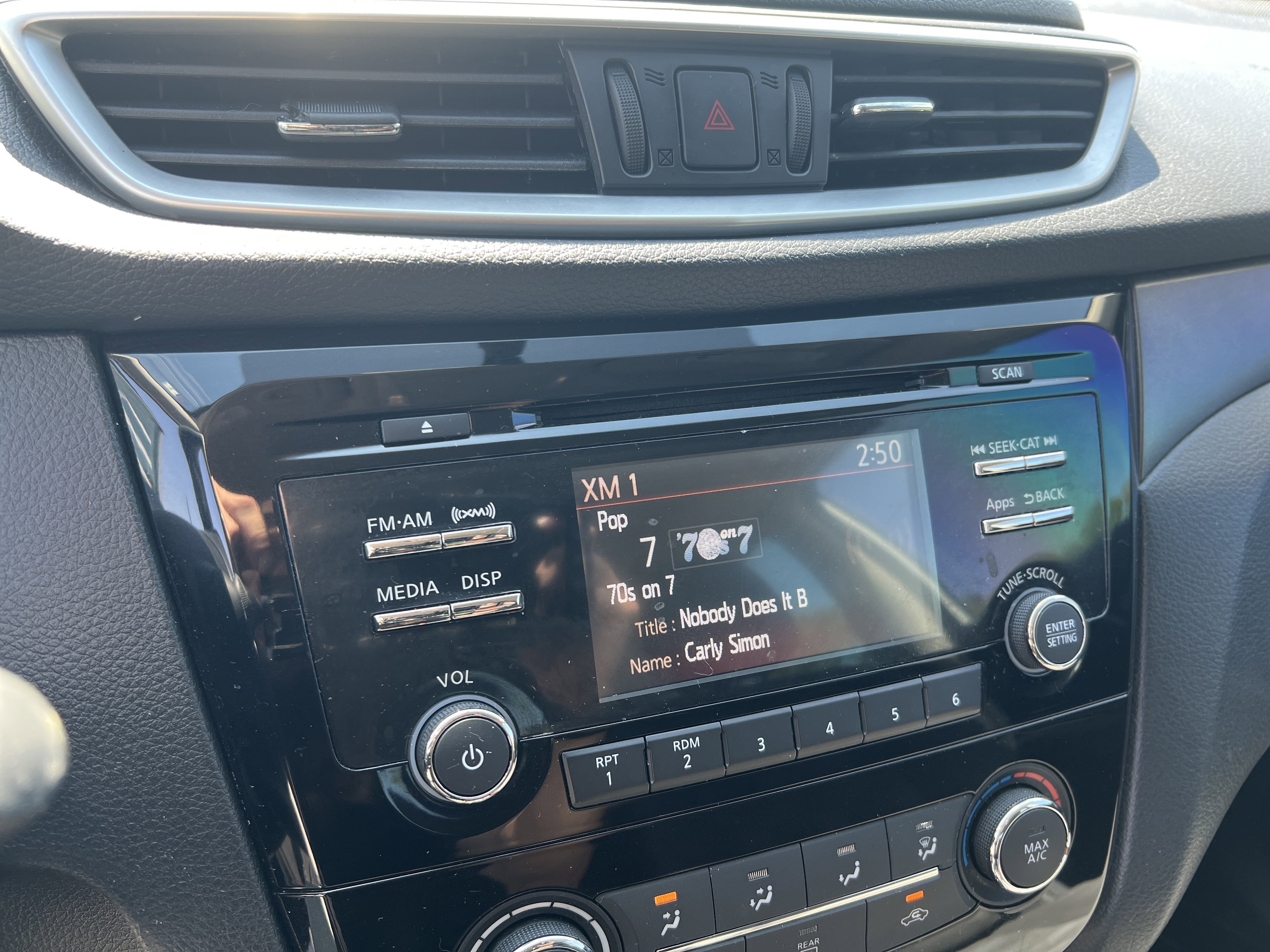 Used 2016 Nissan Rogue S image 24