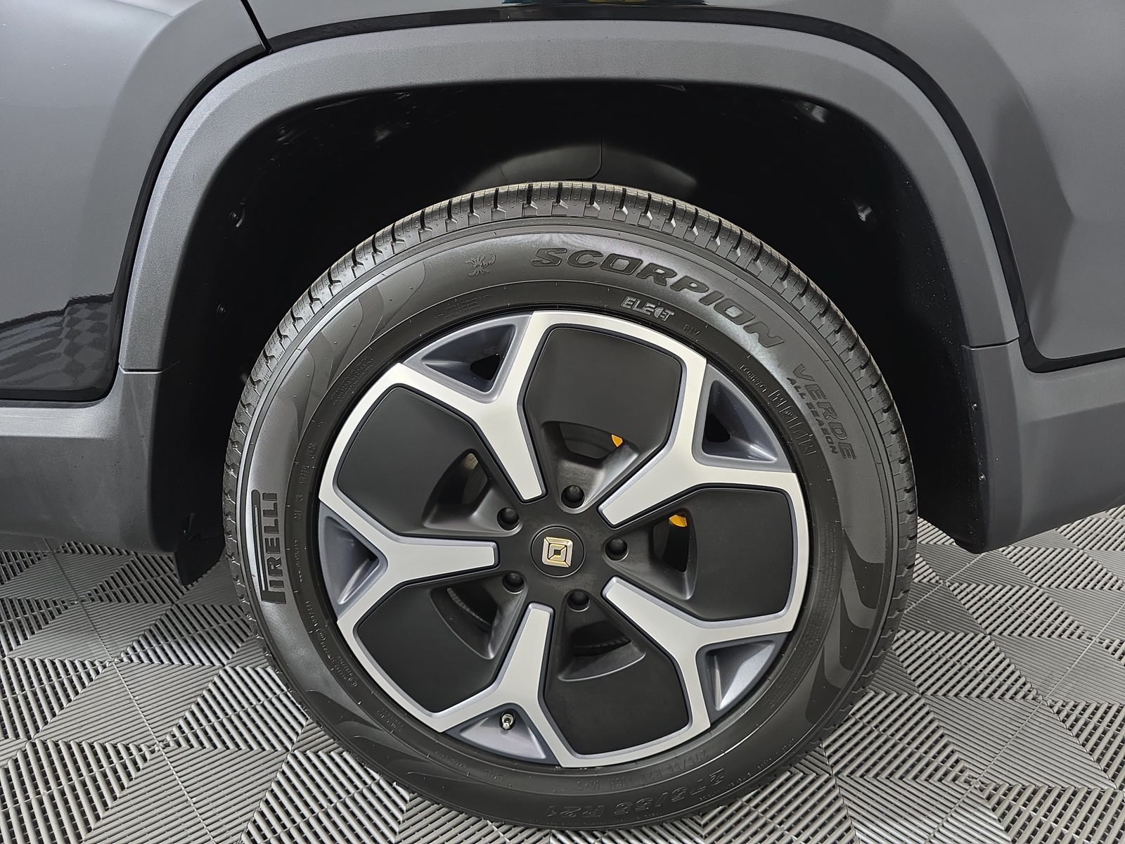 Used 2022 Rivian R1T Adventure AWD/4WD image 10