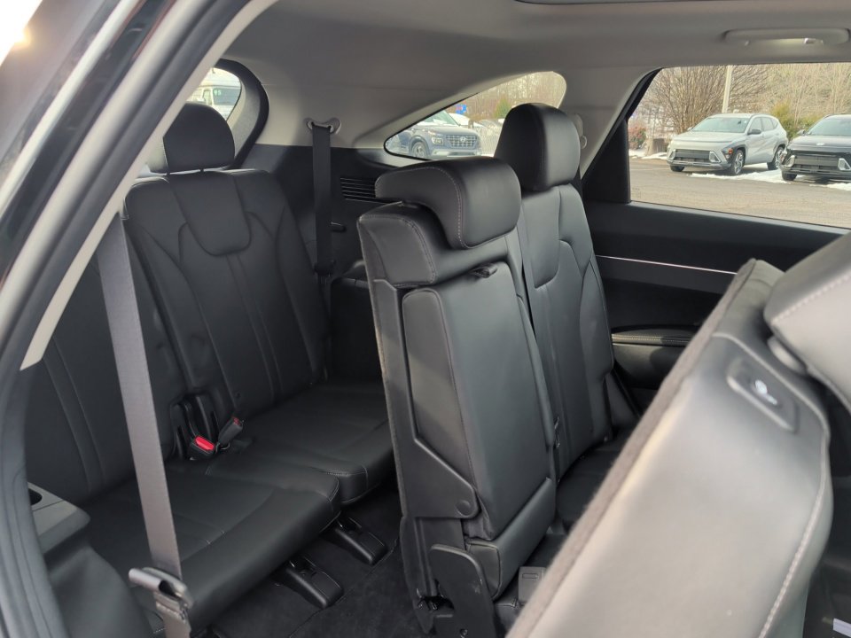 Used 2023 Kia Sorento S w/ Panoramic Sunroof Package image 37