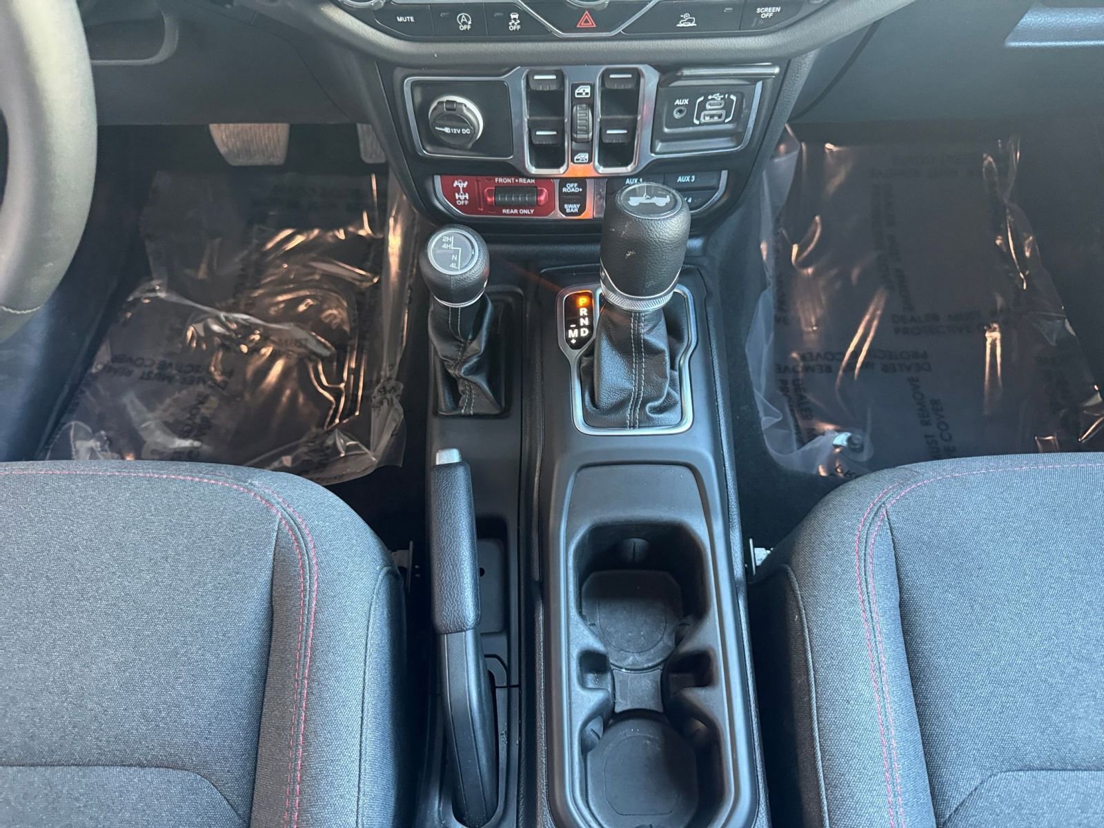Used 2025 Jeep Wrangler Unlimited Rubicon image 41