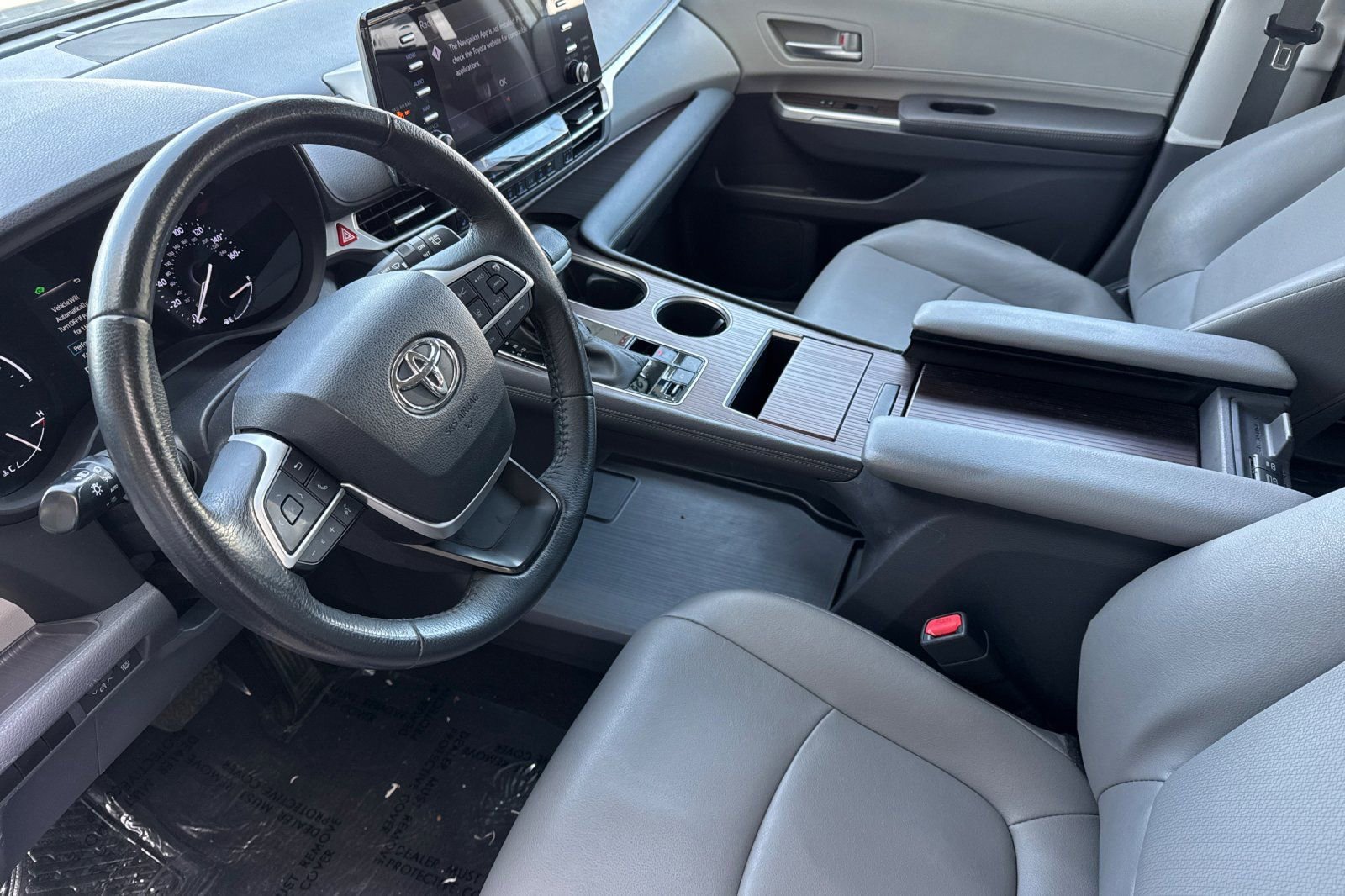 Certified 2023 Toyota Sienna XLE image 12