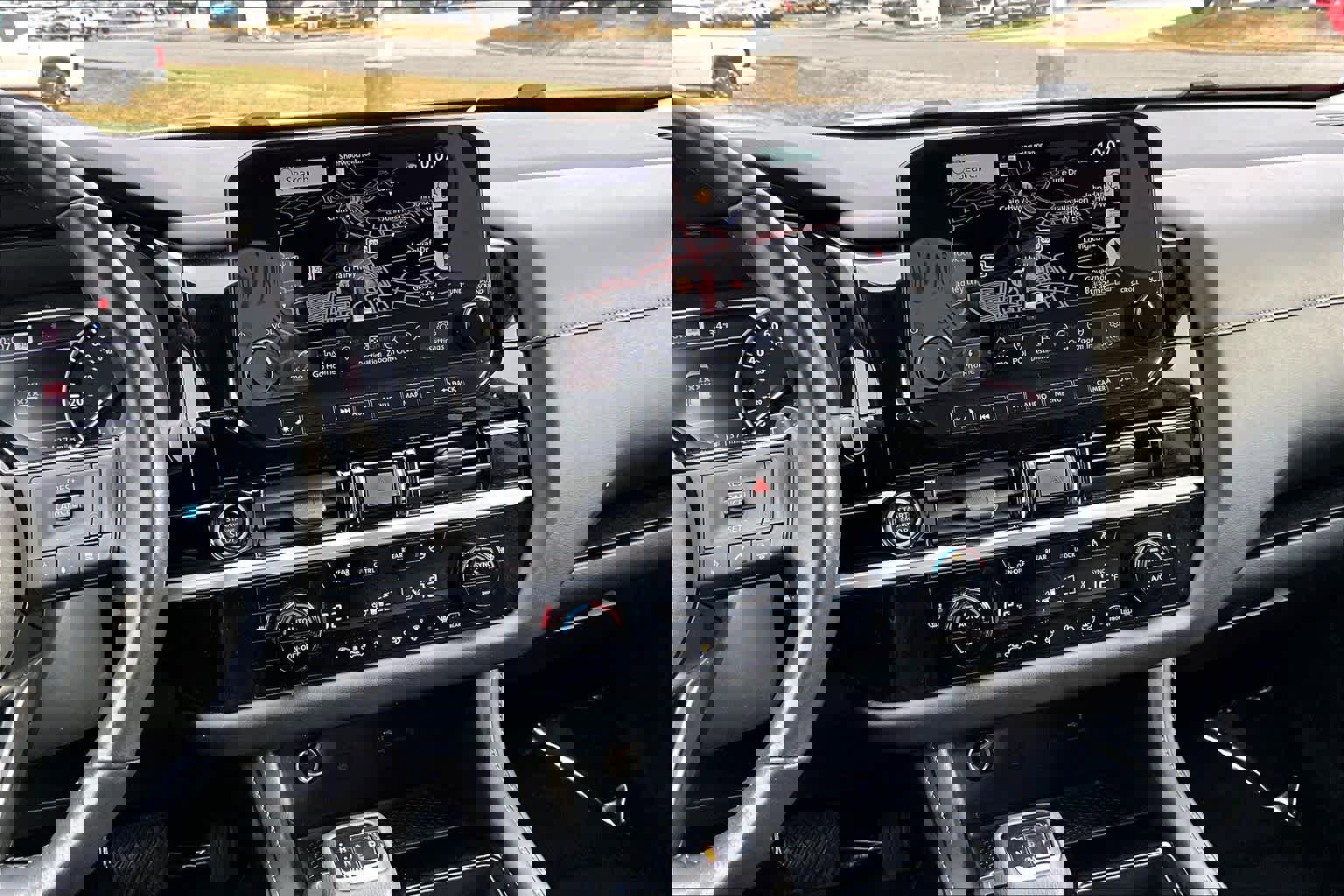 Used 2023 Nissan Pathfinder SL image 6