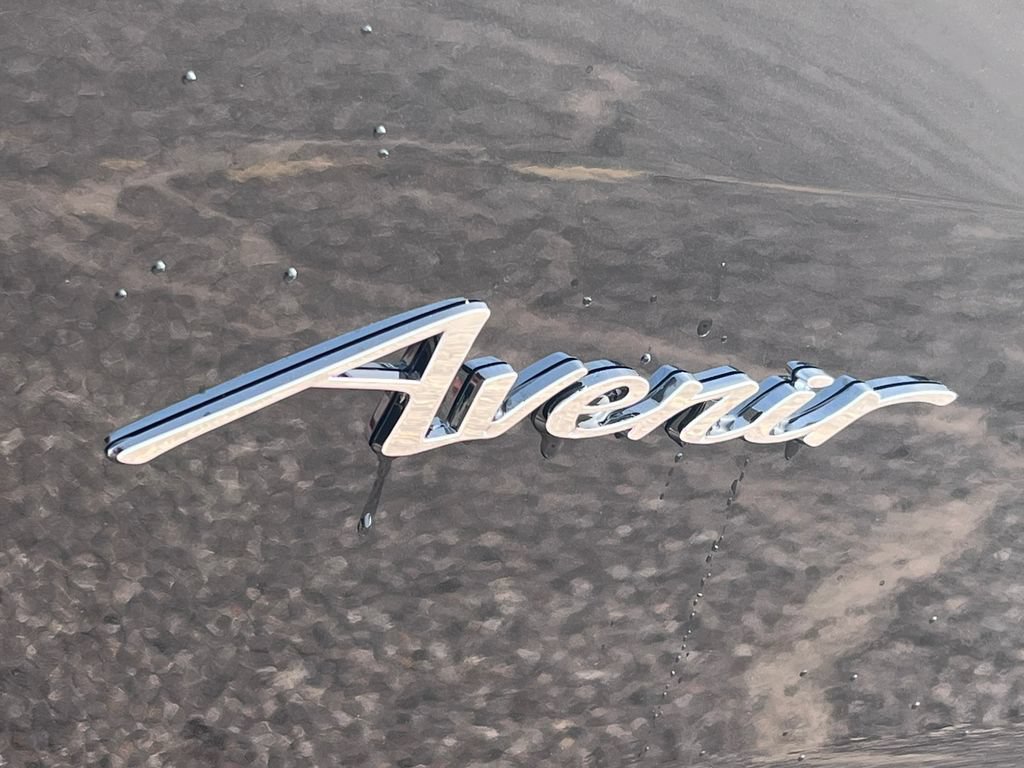 New 2026 Buick Enclave Avenir w/ Super Cruise Package AWD/4WD image 2