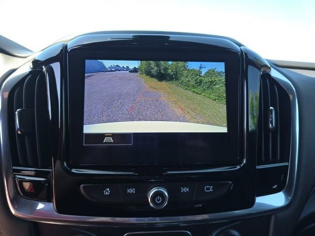 Used 2023 Chevrolet Traverse LT FWD image 19