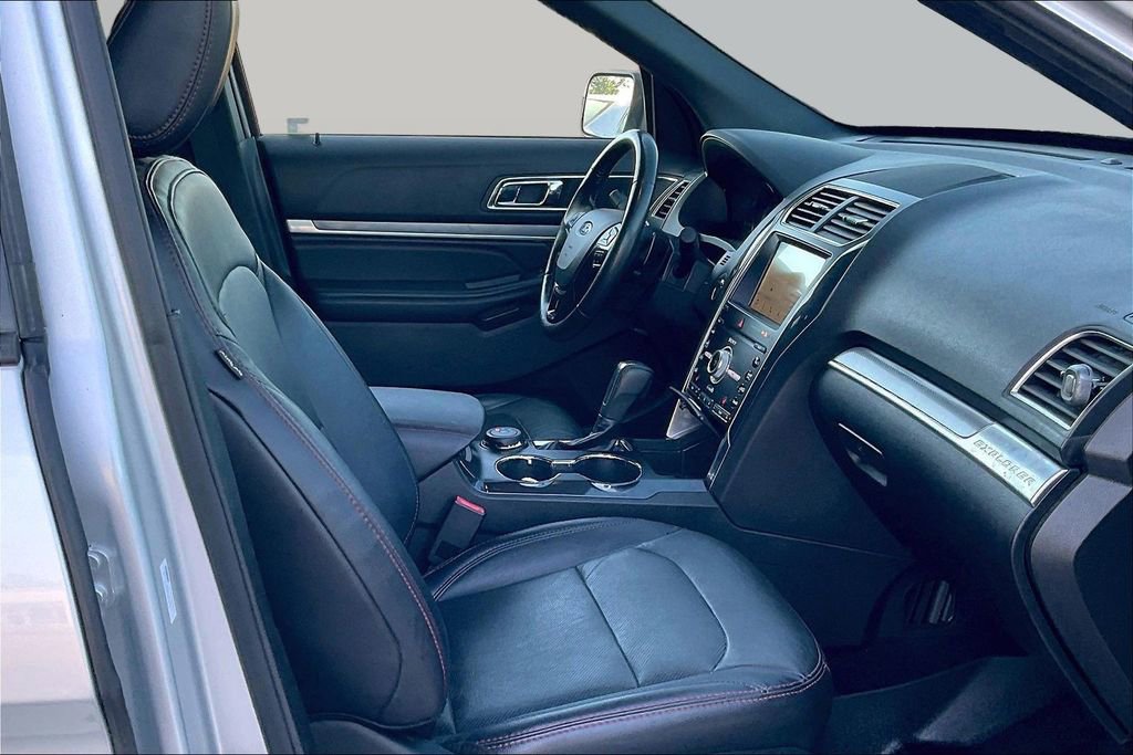 Used 2019 Ford Explorer Sport AWD/4WD image 7