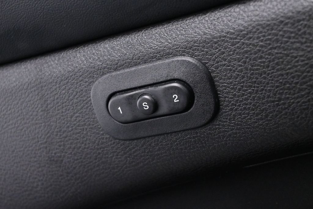 Used 2020 Jeep Grand Cherokee Limited AWD/4WD image 39