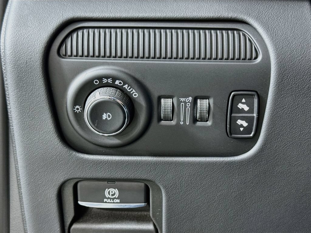 Used 2023 Jeep Grand Wagoneer Series II AWD/4WD image 20