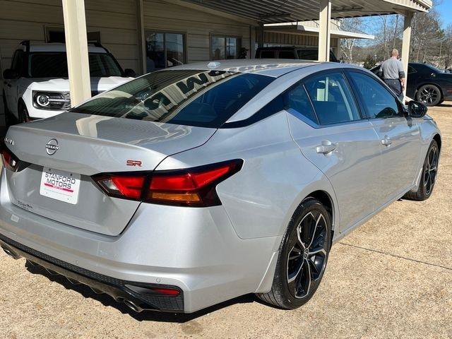 Used 2024 Nissan Altima 2.5 SR w/ SR Premium Package FWD image 9