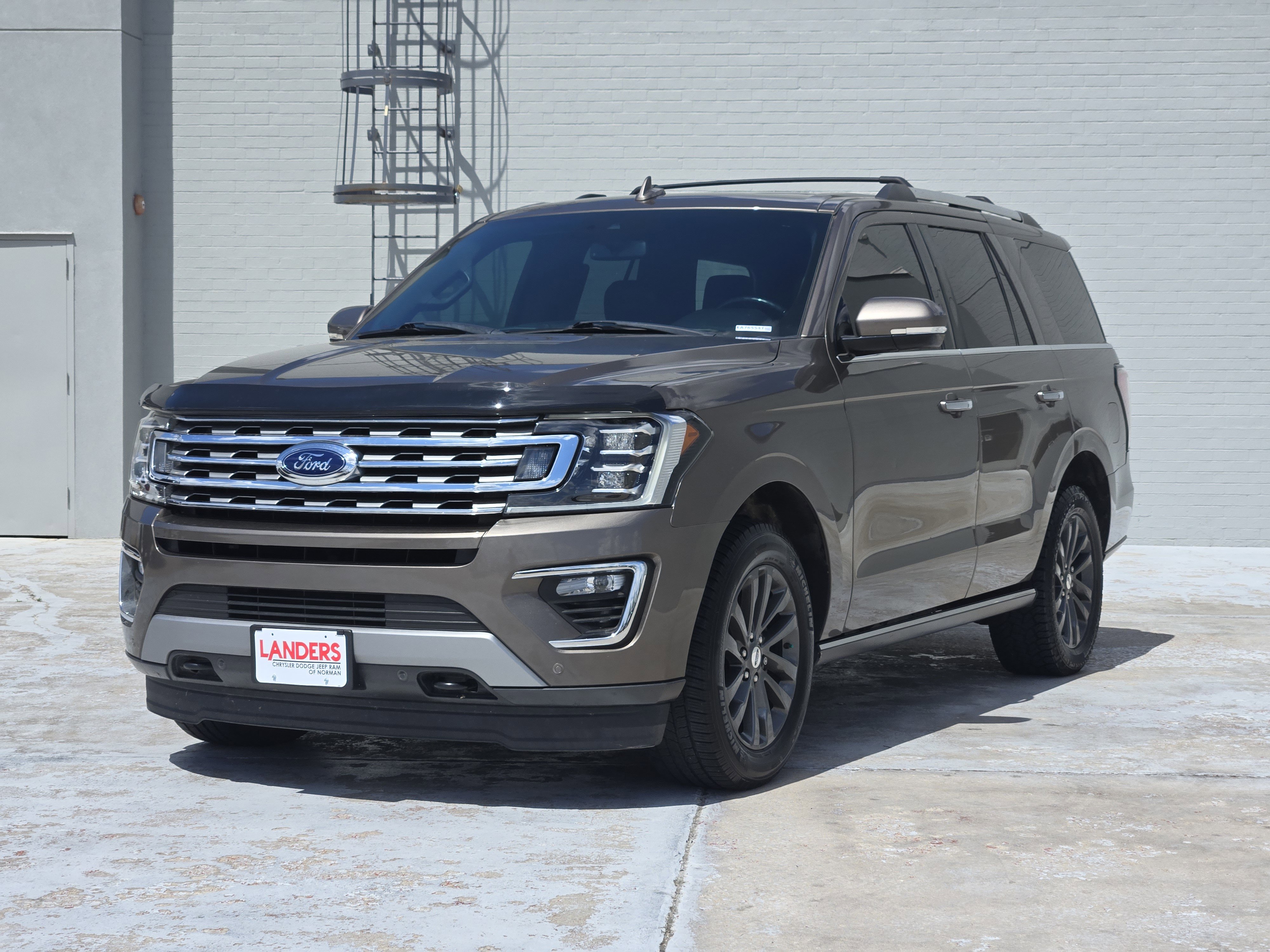 Used 2019 Ford Expedition Limited AWD/4WD image 3
