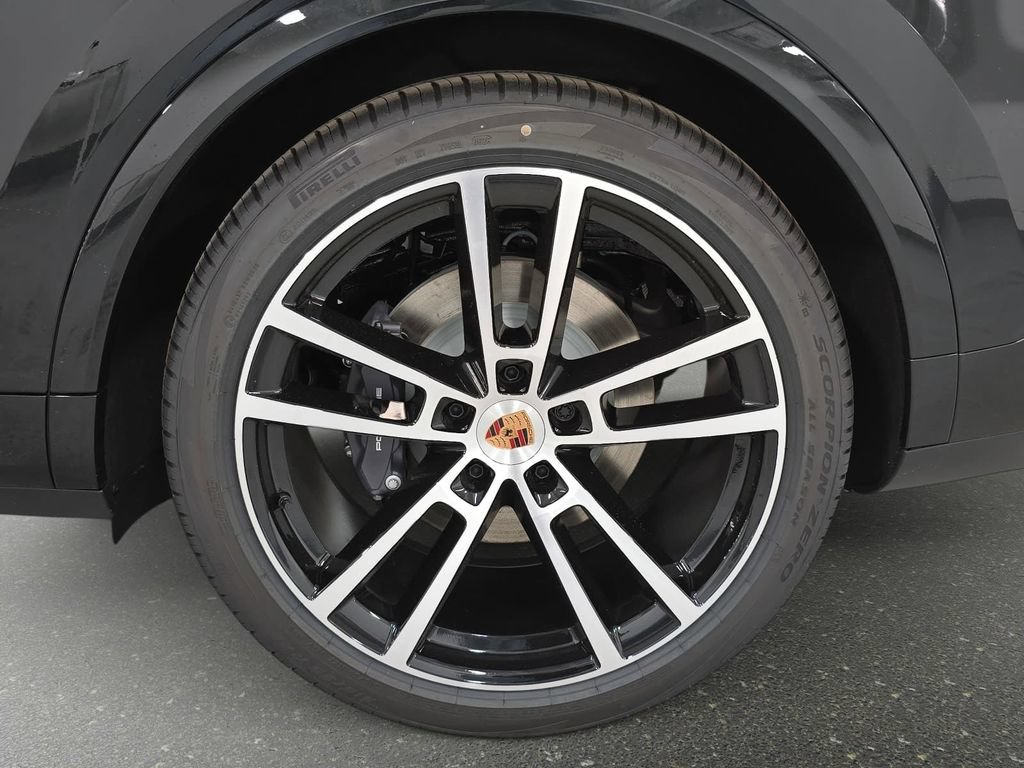 New 2026 Porsche Cayenne AWD/4WD image 28