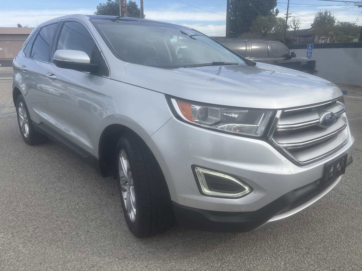 Used 2015 Ford Edge Titanium image 3