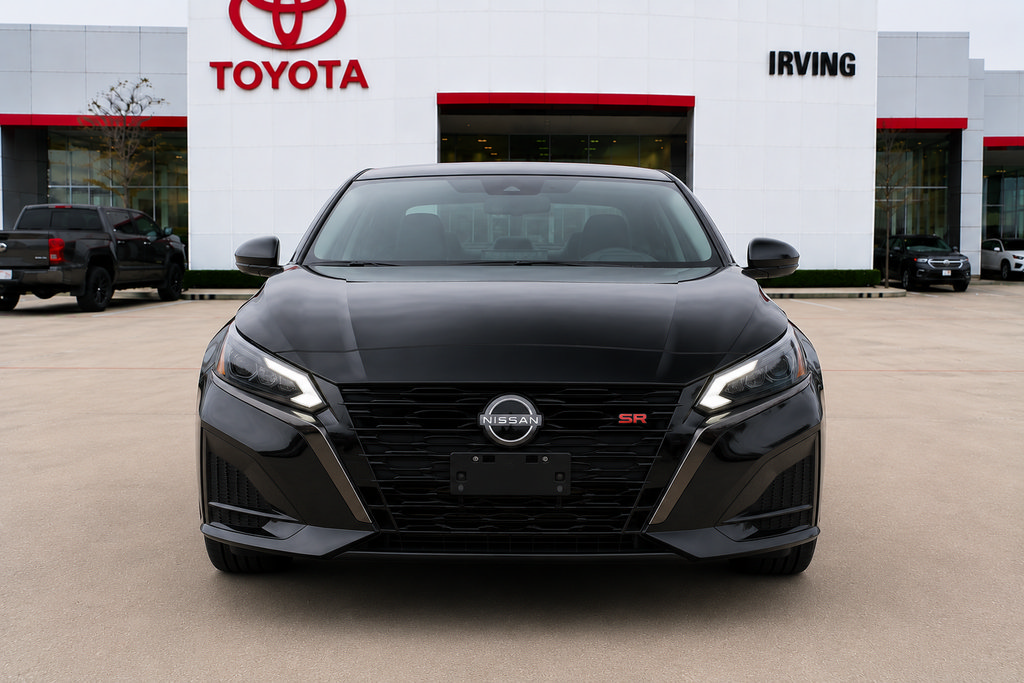 Used 2023 Nissan Altima 2.5 SR AWD/4WD image 8
