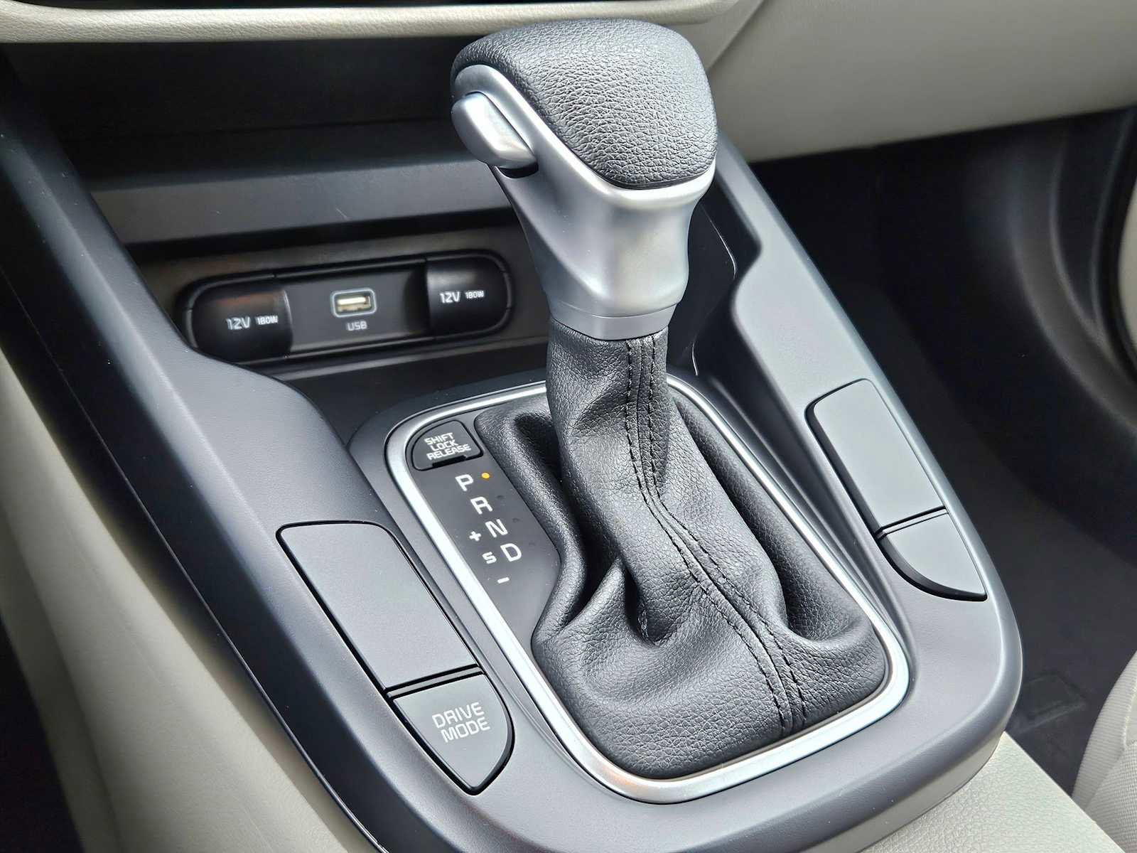 Certified 2025 Kia Soul LX FWD image 29
