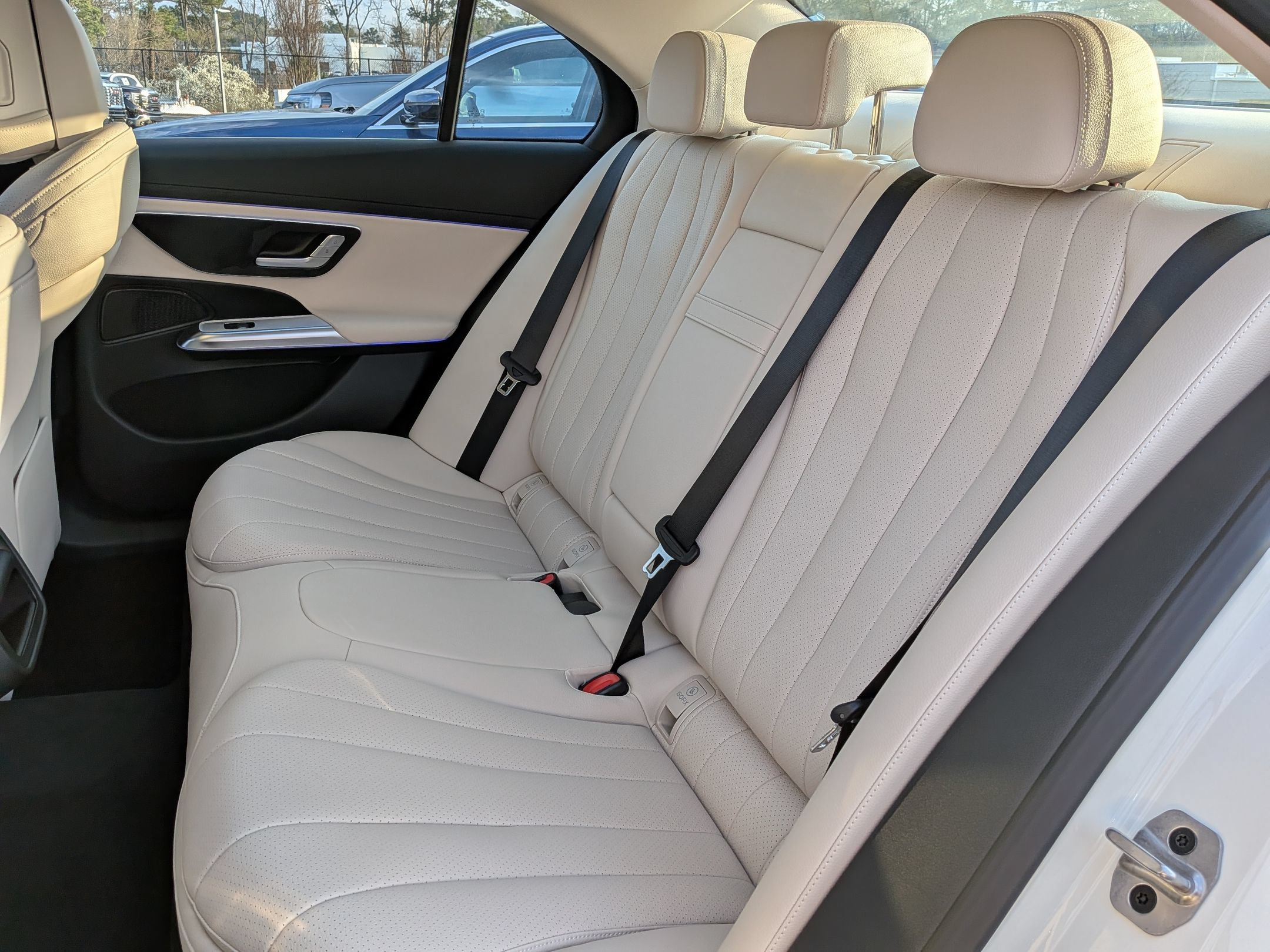 New 2026 Mercedes-Benz E 350 4MATIC Sedan image 31