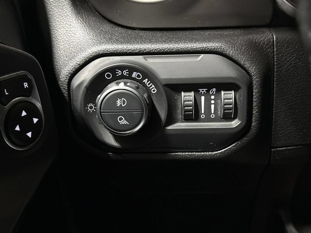 Used 2021 Jeep Gladiator Sport AWD/4WD image 18