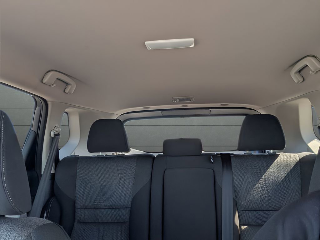 Used 2025 Nissan Rogue SV AWD/4WD image 12