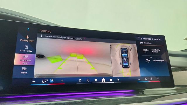 Used 2023 BMW 740i w/ Parking Assistance Package image 45