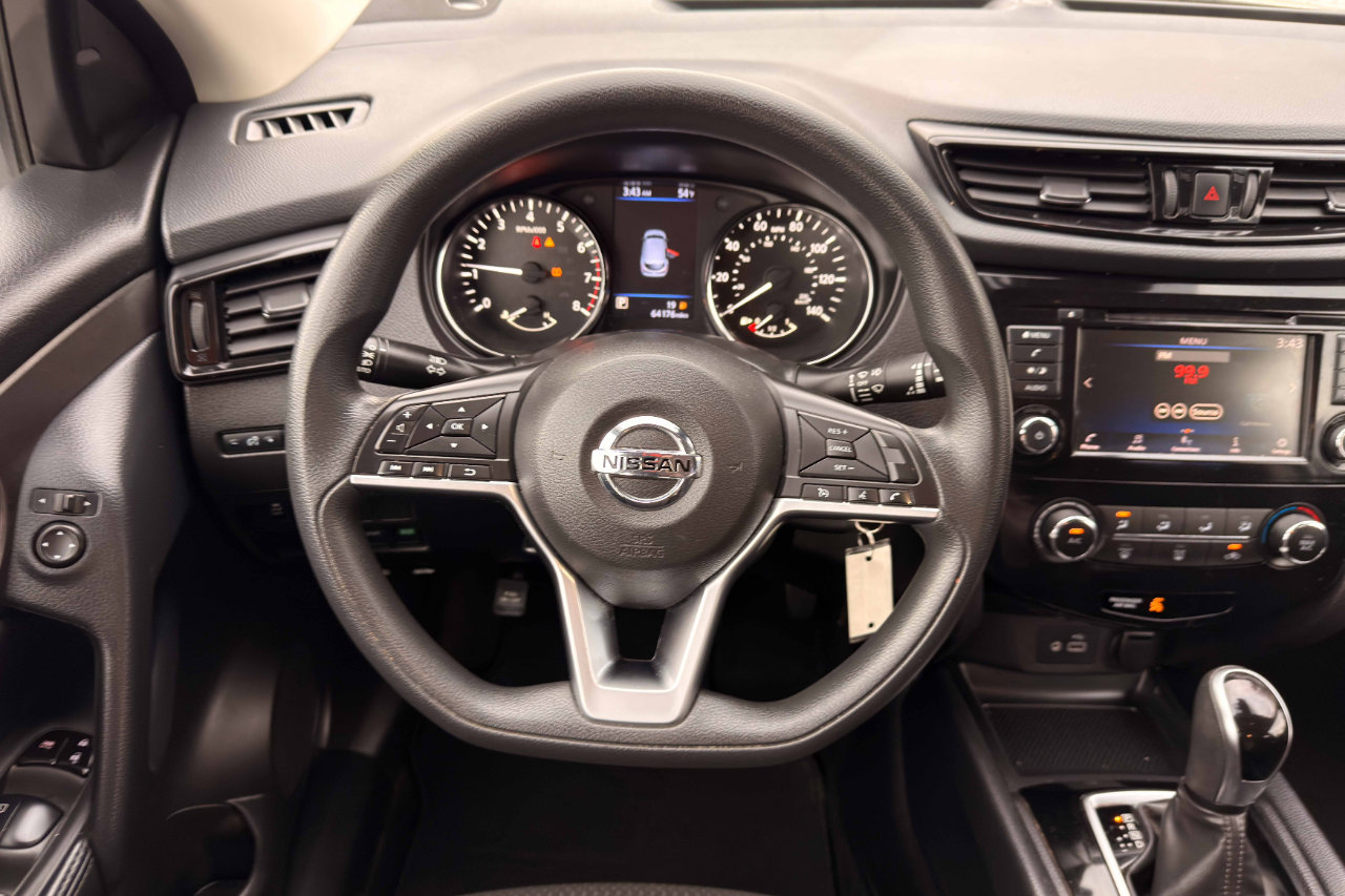 Used 2021 Nissan Rogue Sport S image 13