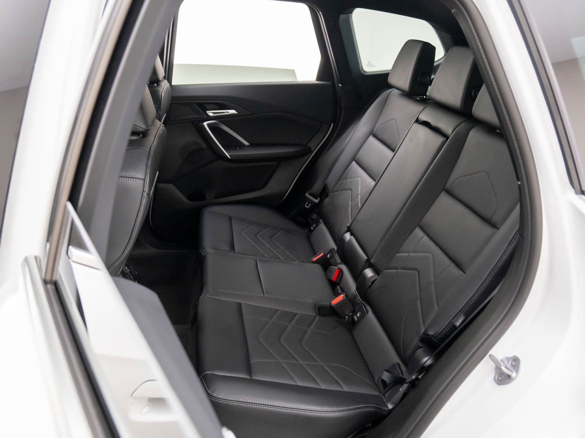 New 2026 BMW X1 xDrive28i w/ Convenience Package AWD/4WD image 16