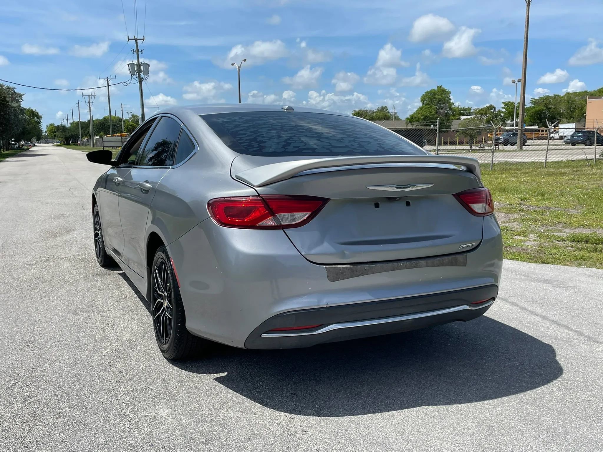 Used 2015 Chrysler 200 Limited w/ Convenience Group FWD image 9