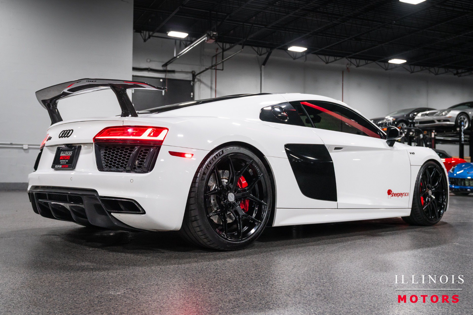 Used 2018 Audi R8 V10 w/ Premium Package RWD image 5