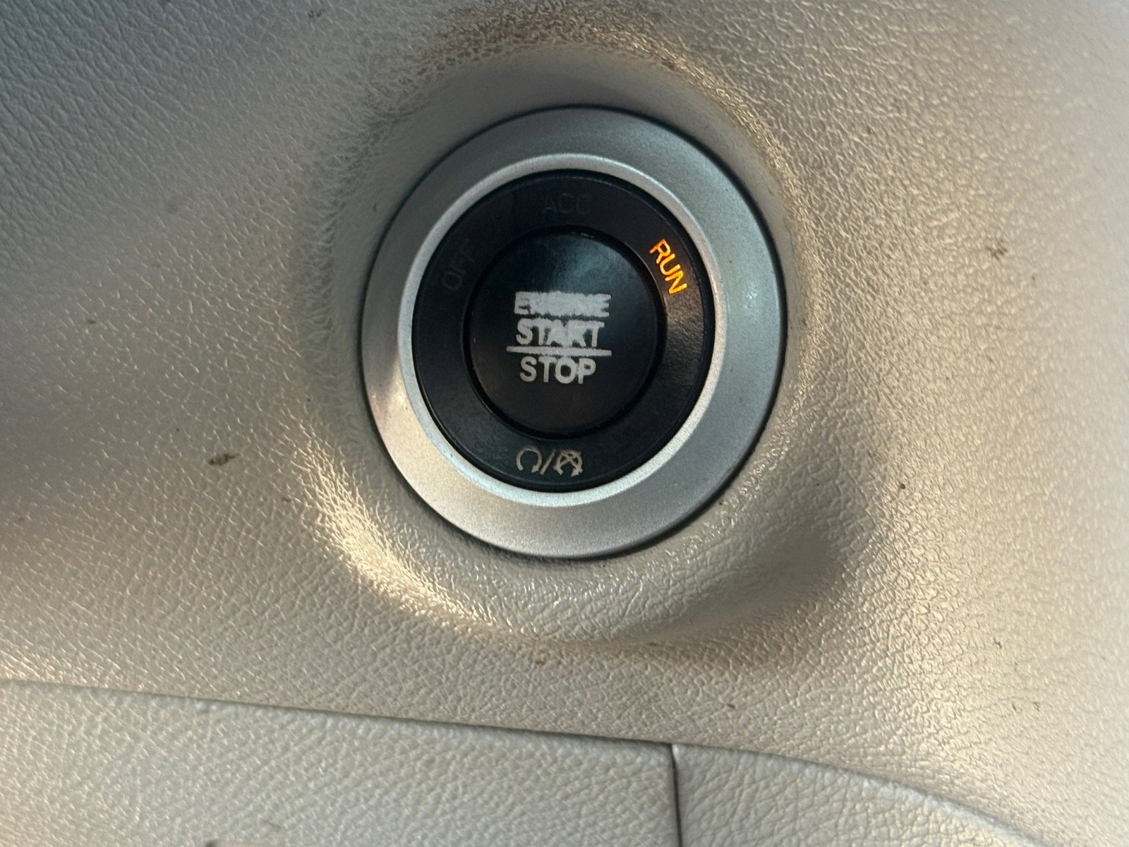 Used 2017 Chrysler Pacifica Touring-L w/ Tire & Wheel Group image 26