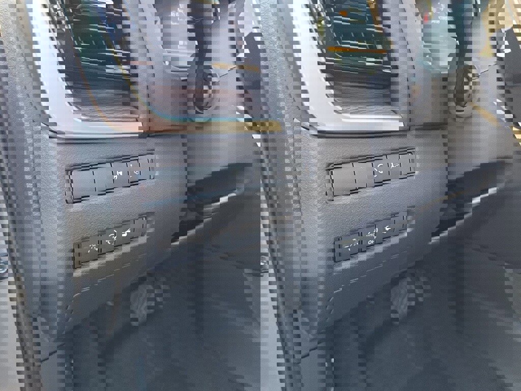 New 2026 Nissan Rogue Platinum image 18