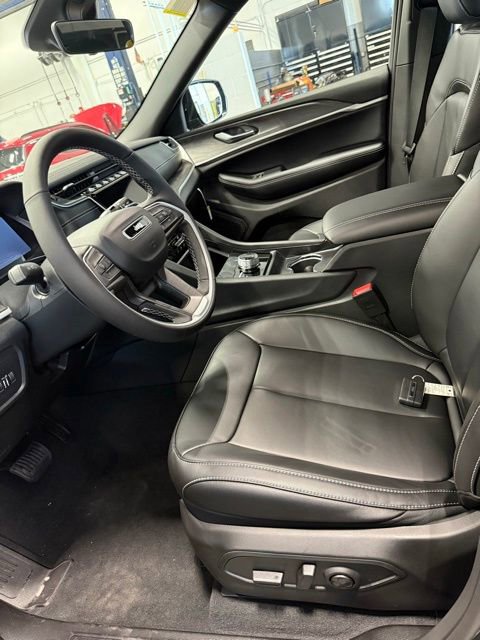 New 2025 Jeep Grand Cherokee L Limited w/ Trailer Tow Package image 16