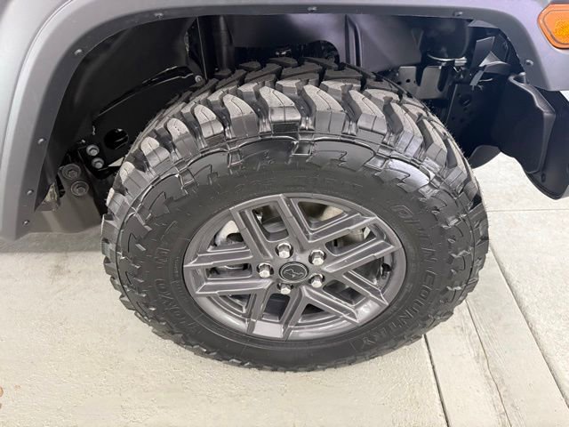 New 2026 Jeep Gladiator Sport AWD/4WD image 4