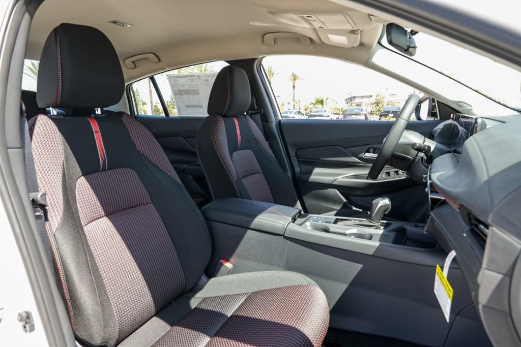 New 2027 Nissan Sentra SR FWD image 19