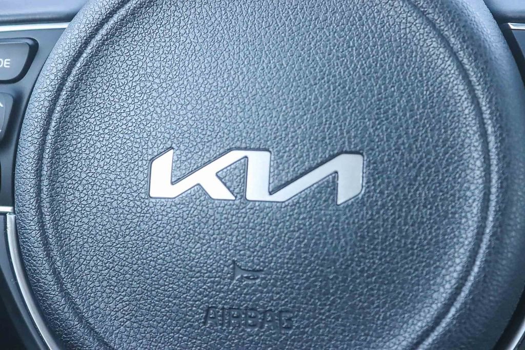 Used 2022 Kia Niro EX Premium image 26