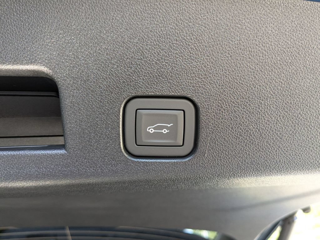 New 2027 Chevrolet Traverse RS FWD image 33