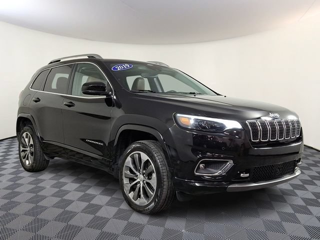 Used 2019 Jeep Cherokee Overland w/ Technology Group AWD/4WD image 1