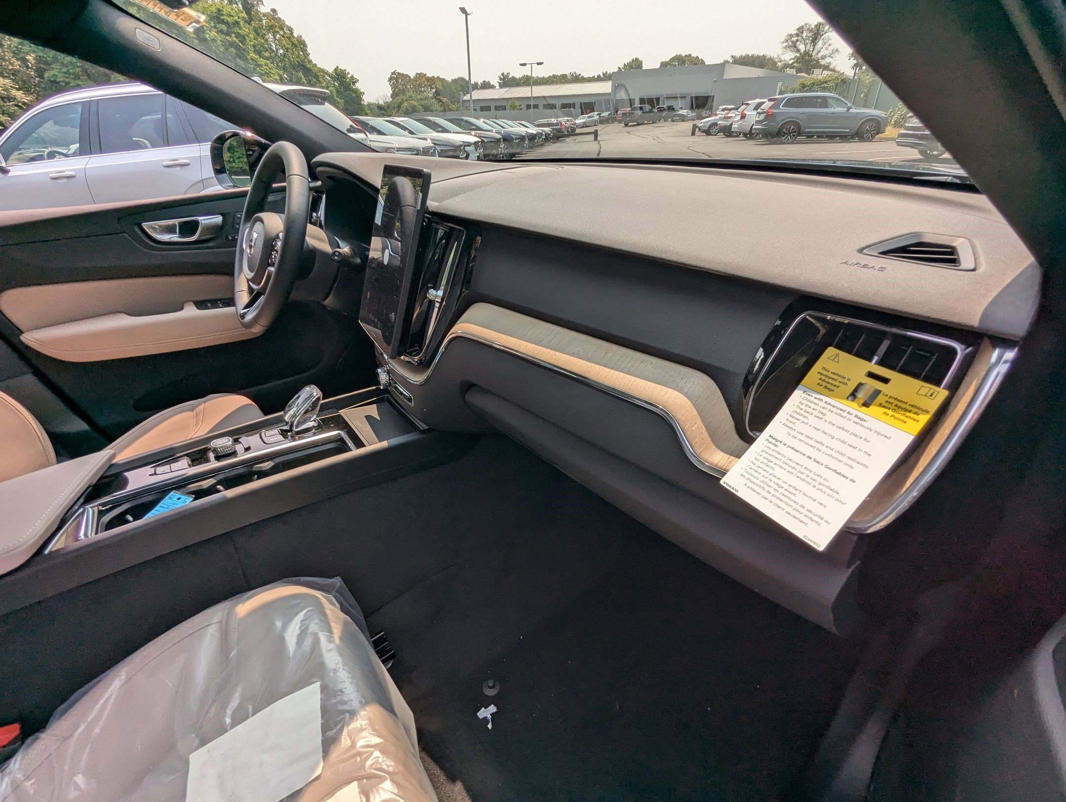 New 2026 Volvo XC60 B5 Plus w/ Protection Package Premier image 23