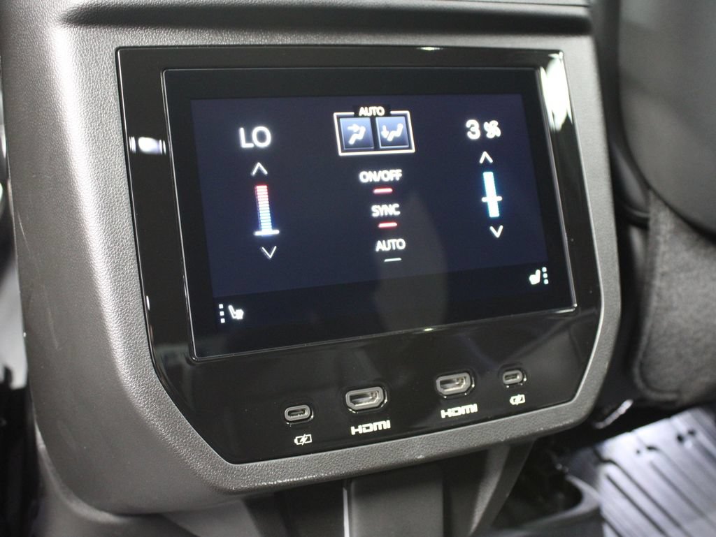 Used 2026 GMC Yukon AT4 Ultimate w/ LPO, Floor Liner Package AWD/4WD image 17